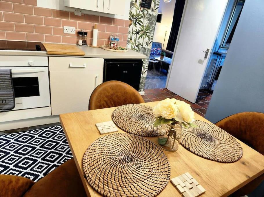 Cosy Hideaway In Nottingham Apartment Bagian luar foto